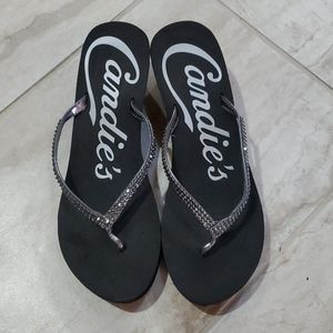 Candie's flip flops never worn